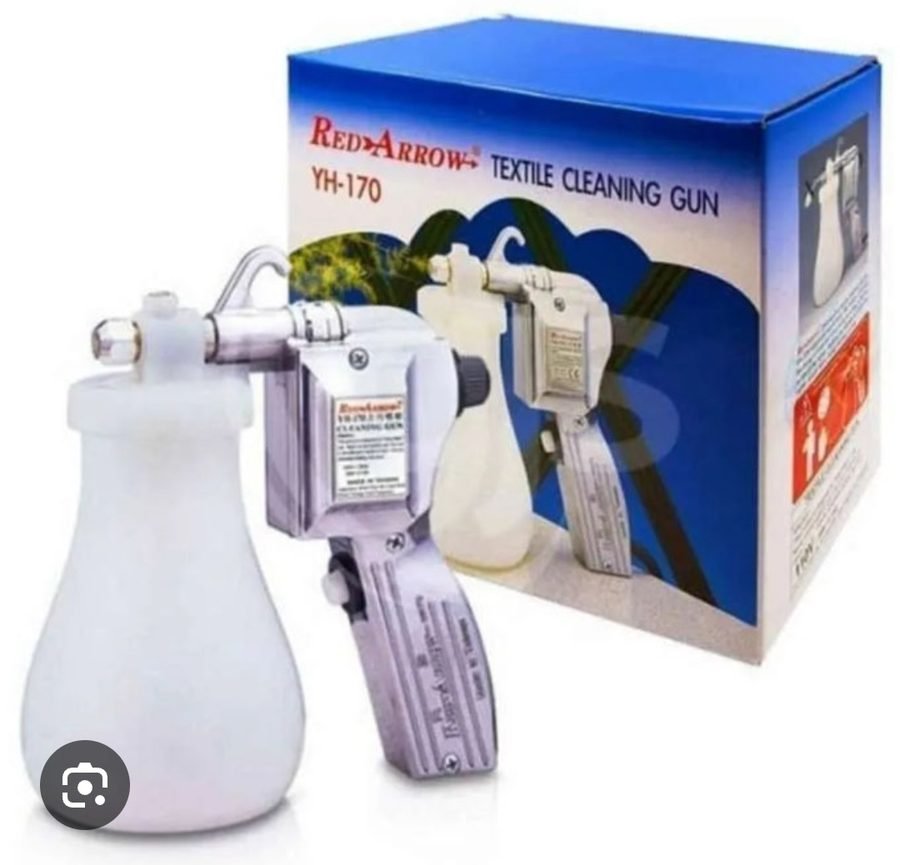 Textile cleaning spray gun
